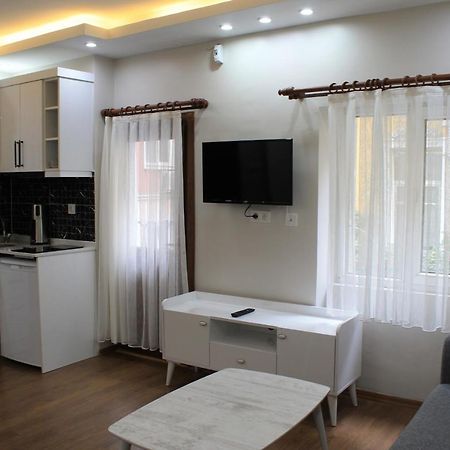 Beyoglu Asmalimescit'Te Mobilyali Balkonlu Daire Apartment Istanbul Exterior photo